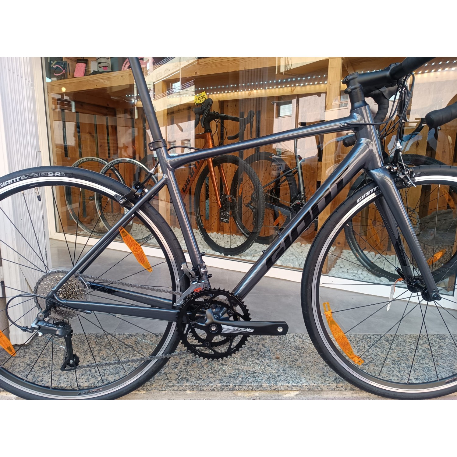 Giant contend 2 road cheap bike 2019